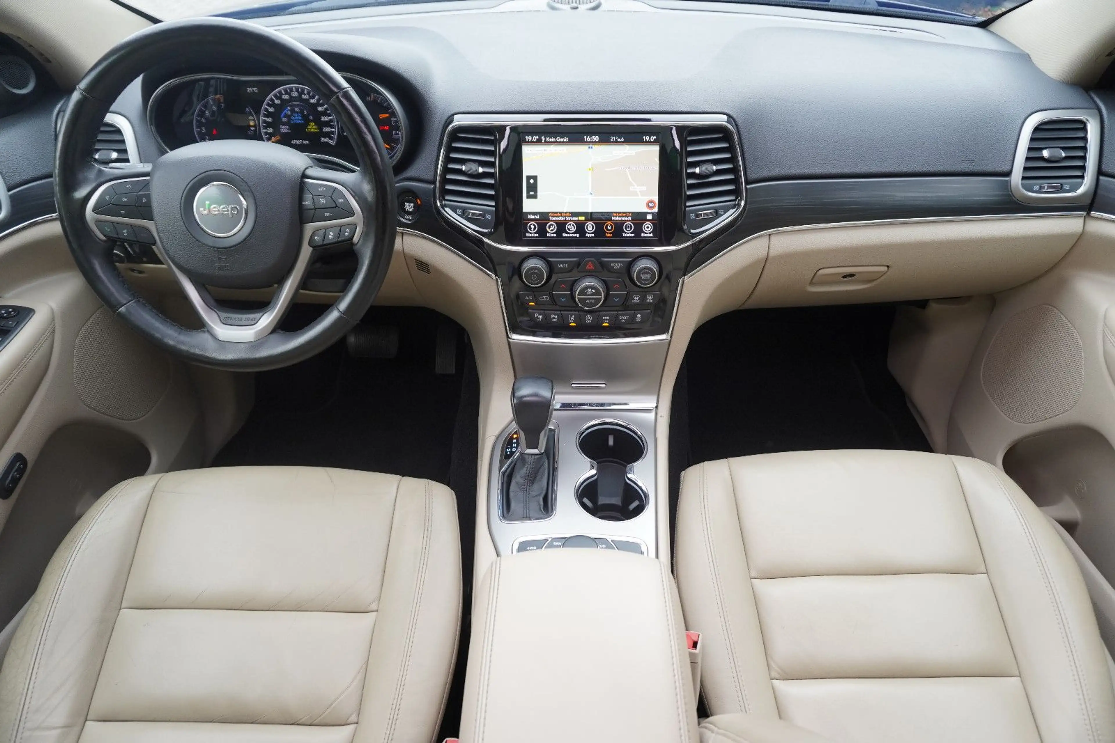 Jeep Grand Cherokee 5,7 V8 Limited *4x4*Navi*Pano* — photo 11
