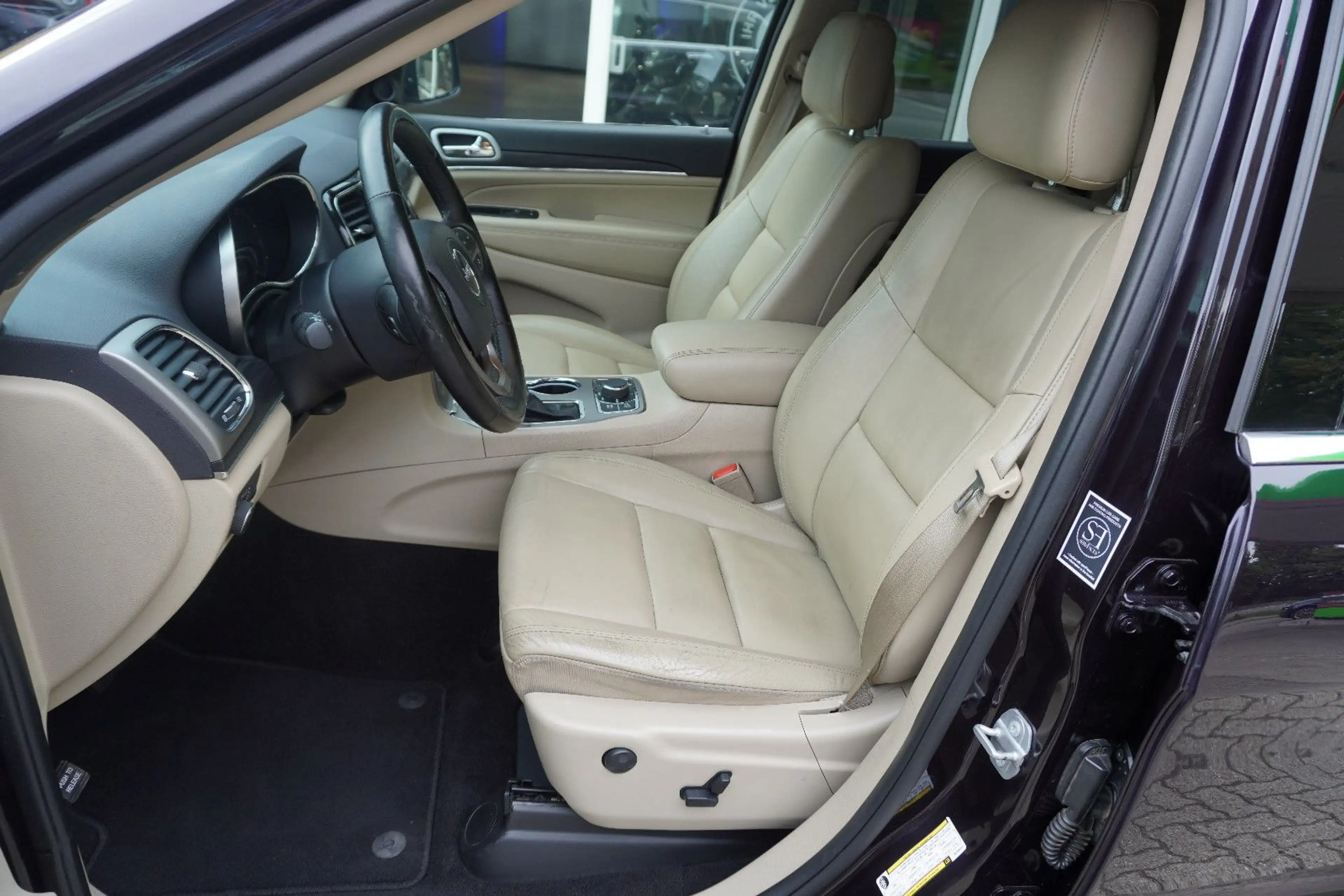 Jeep Grand Cherokee 5,7 V8 Limited *4x4*Navi*Pano* — photo 9