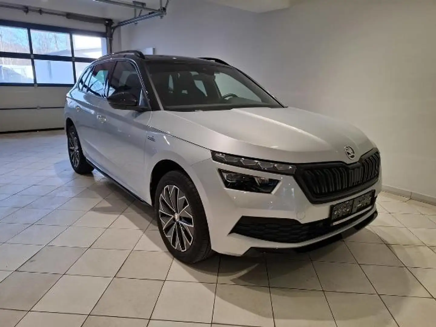 Skoda Kamiq 1.0TSI Monte Carlo AHK Garantie Silber - 1