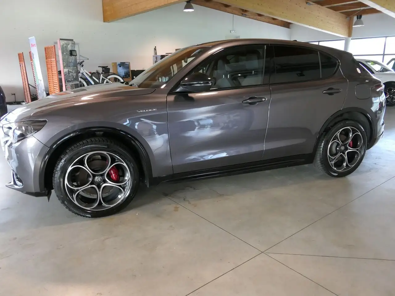 Alfa Romeo Stelvio 2025