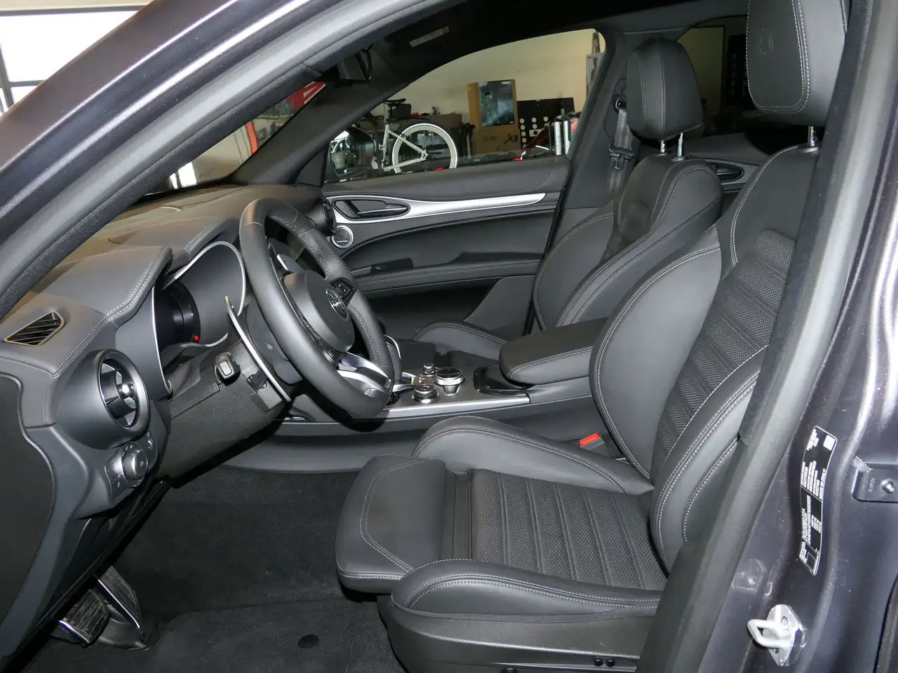 Alfa Romeo Stelvio 2025
