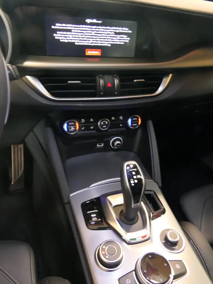 Alfa Romeo Stelvio 2025 — фото 13