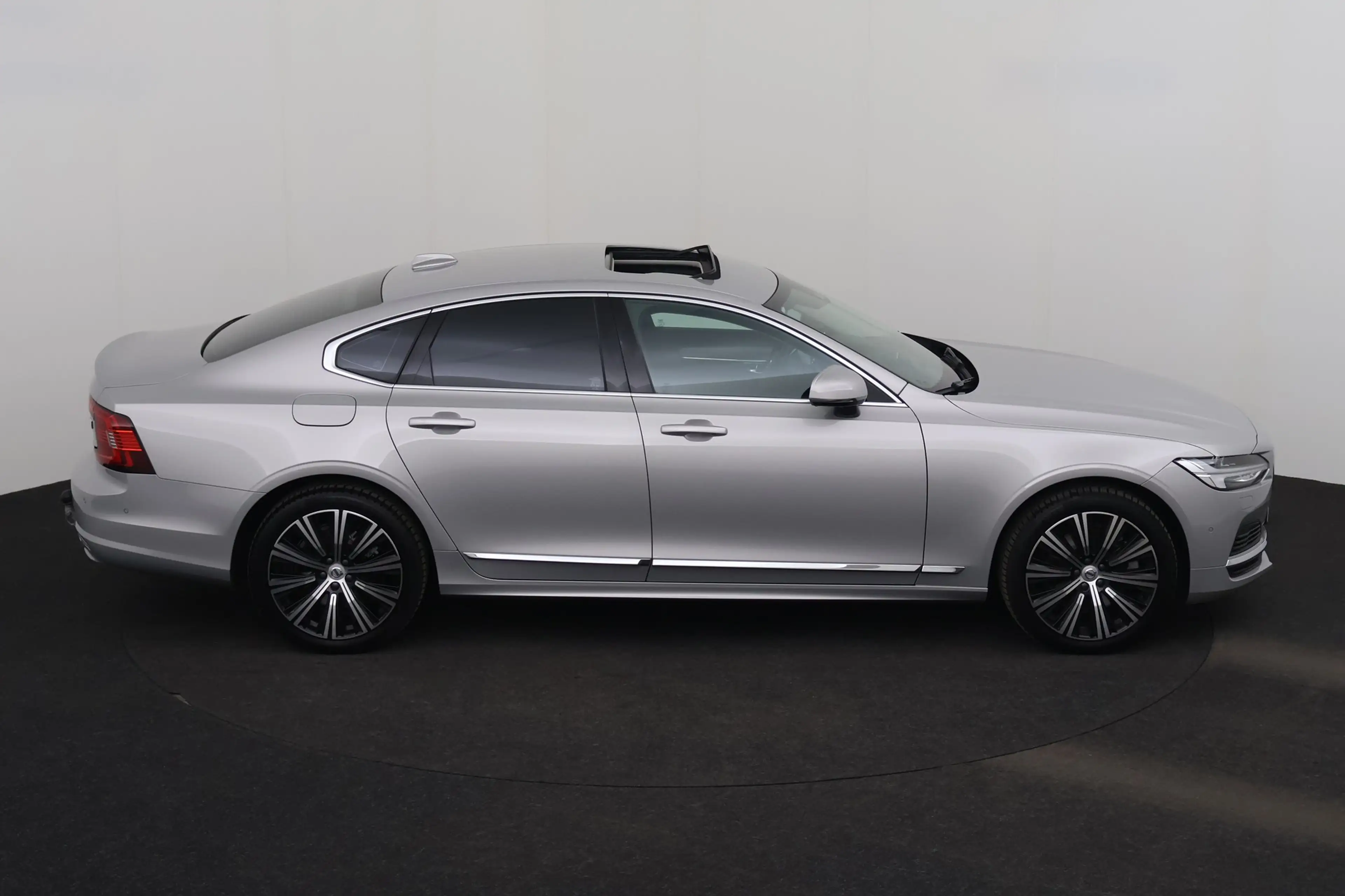 Volvo S90 2.0T8 PHEV BRIGHT ULTIMAT GEARTRONIC + GPS + LEDER — photo 5