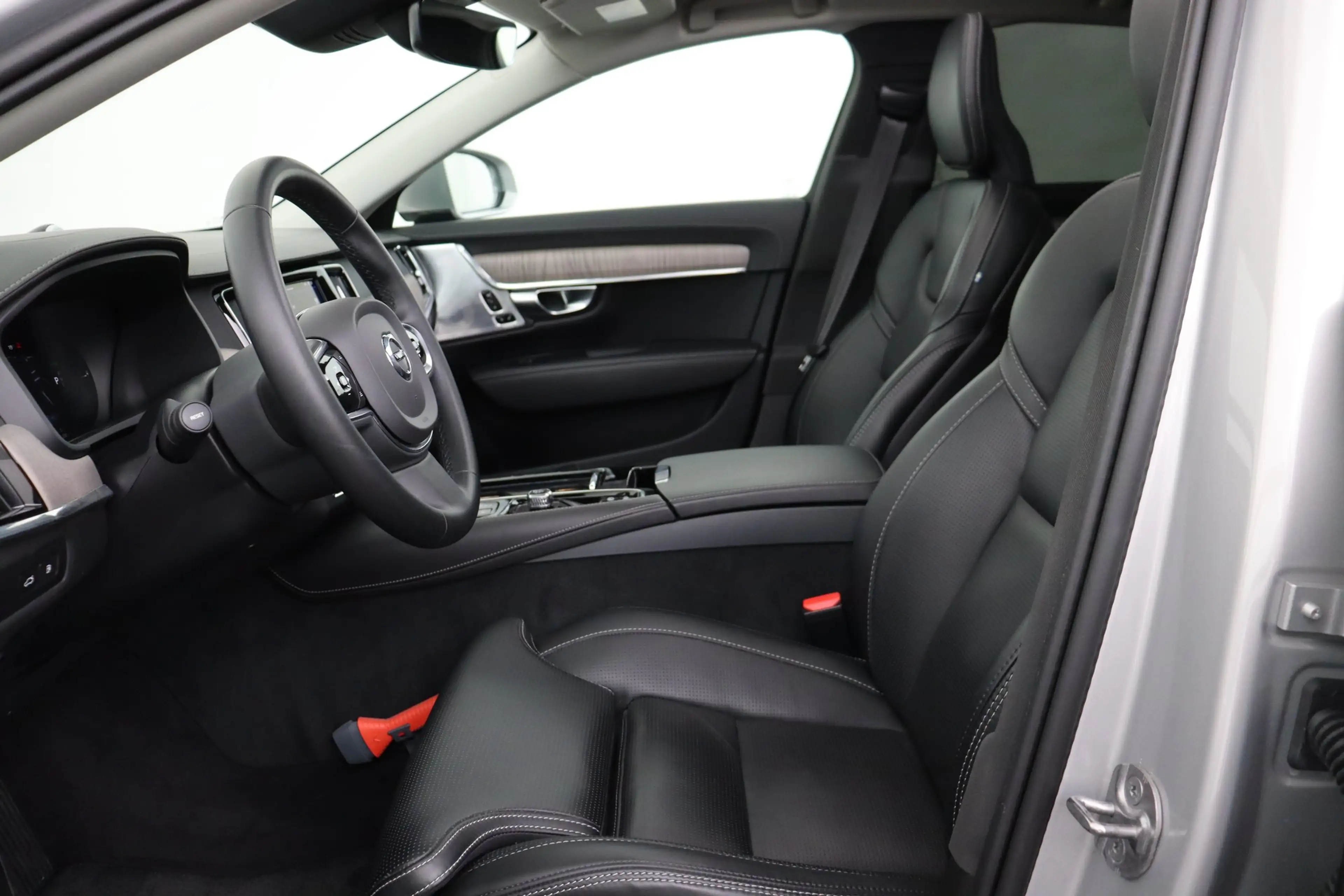 Volvo S90 2.0T8 PHEV BRIGHT ULTIMAT GEARTRONIC + GPS + LEDER — photo 10