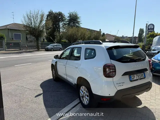 Dacia Duster view 6