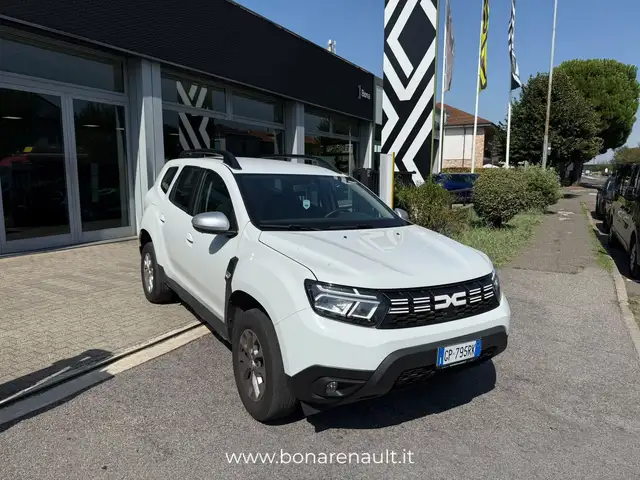 Dacia Duster view 3