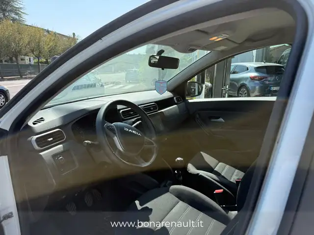 Dacia Duster view 7