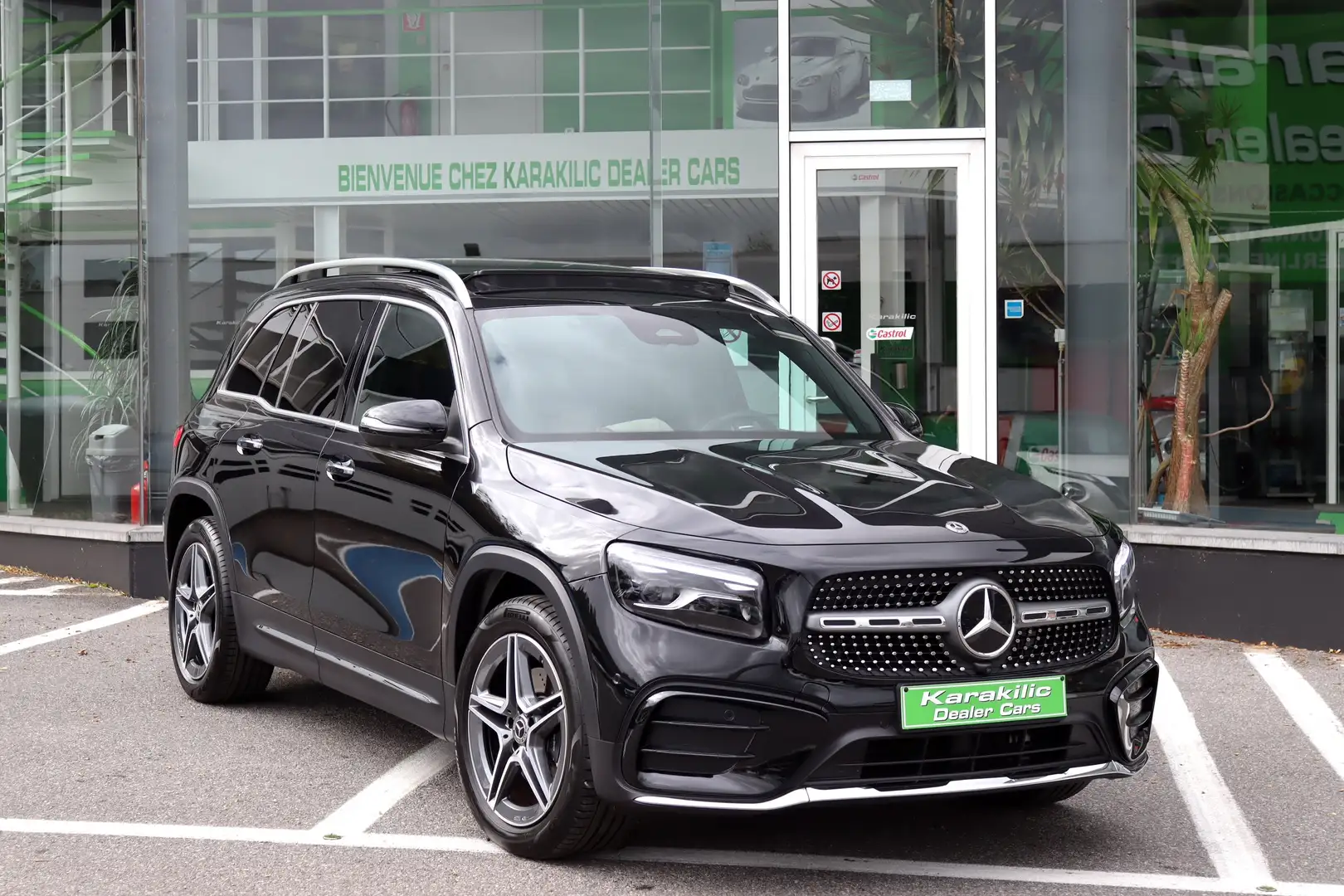 Mercedes-Benz GLB 180 i 136CV MHEV PACK AMG FACE LIFT PANO FULL OPTIONS Noir - 1