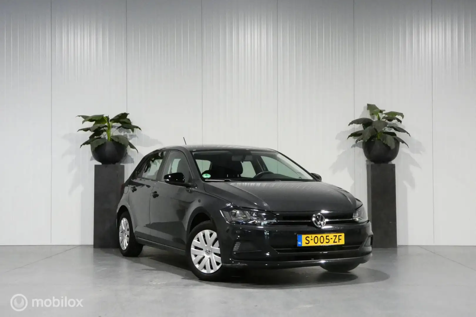 Volkswagen Polo 1.0 MPI Trendline Gris - 2