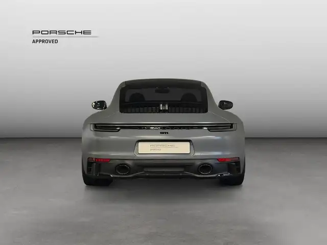 Porsche 911 view 4