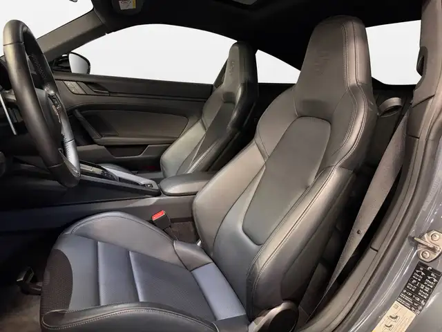 Porsche 911 view 14