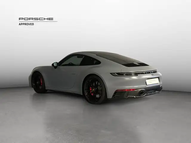 Porsche 911 view 3