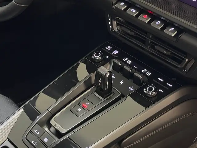 Porsche 911 view 12