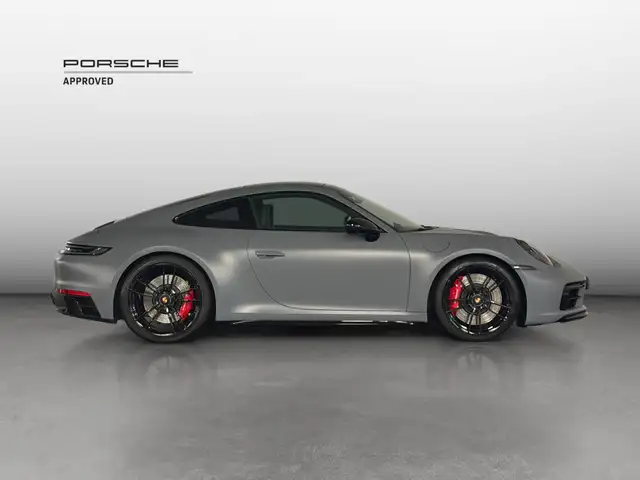 Porsche 911 view 6