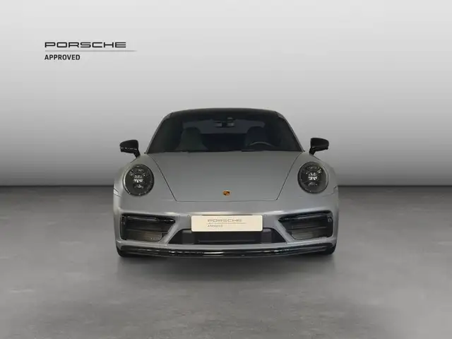 Porsche 911 view 8