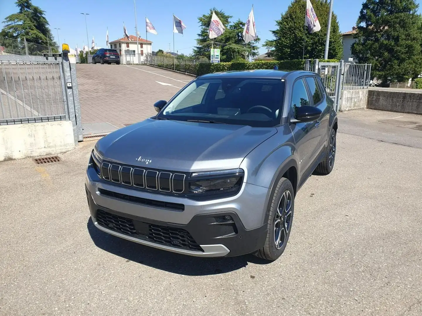 Jeep Avenger 1.2 Turbo 110 CV MHEV Summit Gris - 1