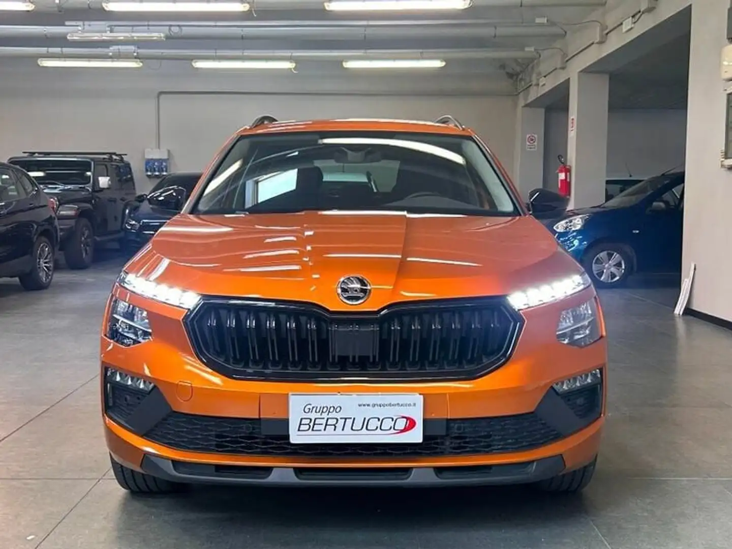 Skoda Kamiq 1.0 TSI 115 CV DSG Black Dots Orange - 2