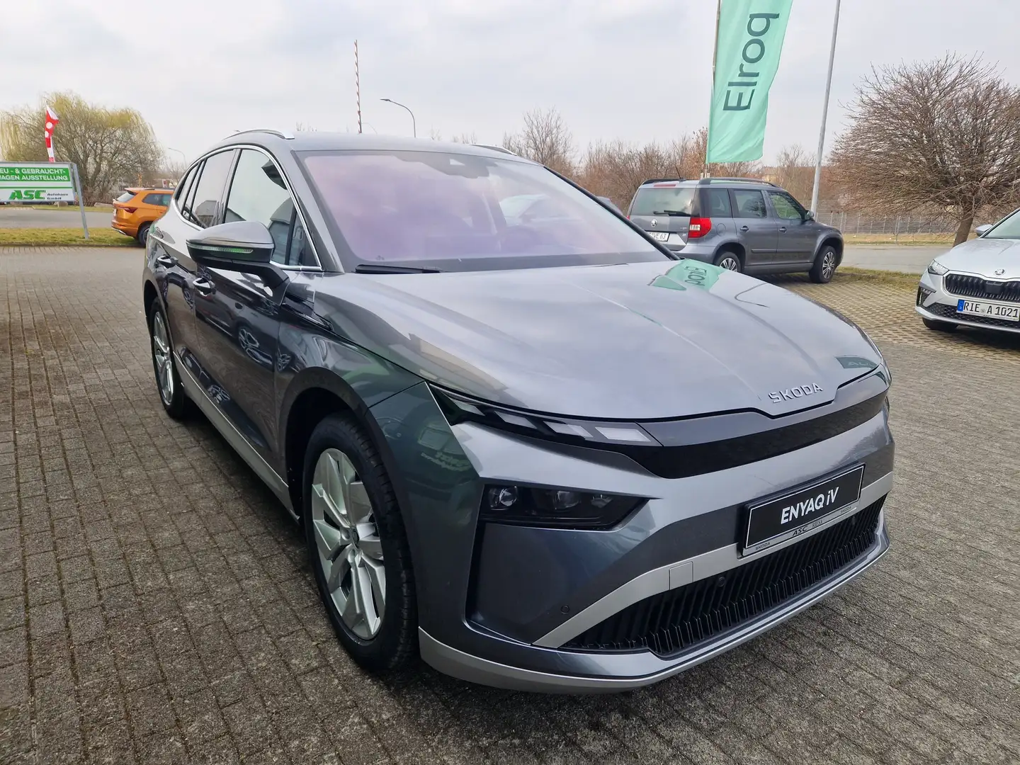 Skoda Enyaq 60 63 kWh 150kW/Mj. 26/Paket Plus/Transport/Winter Grau - 1