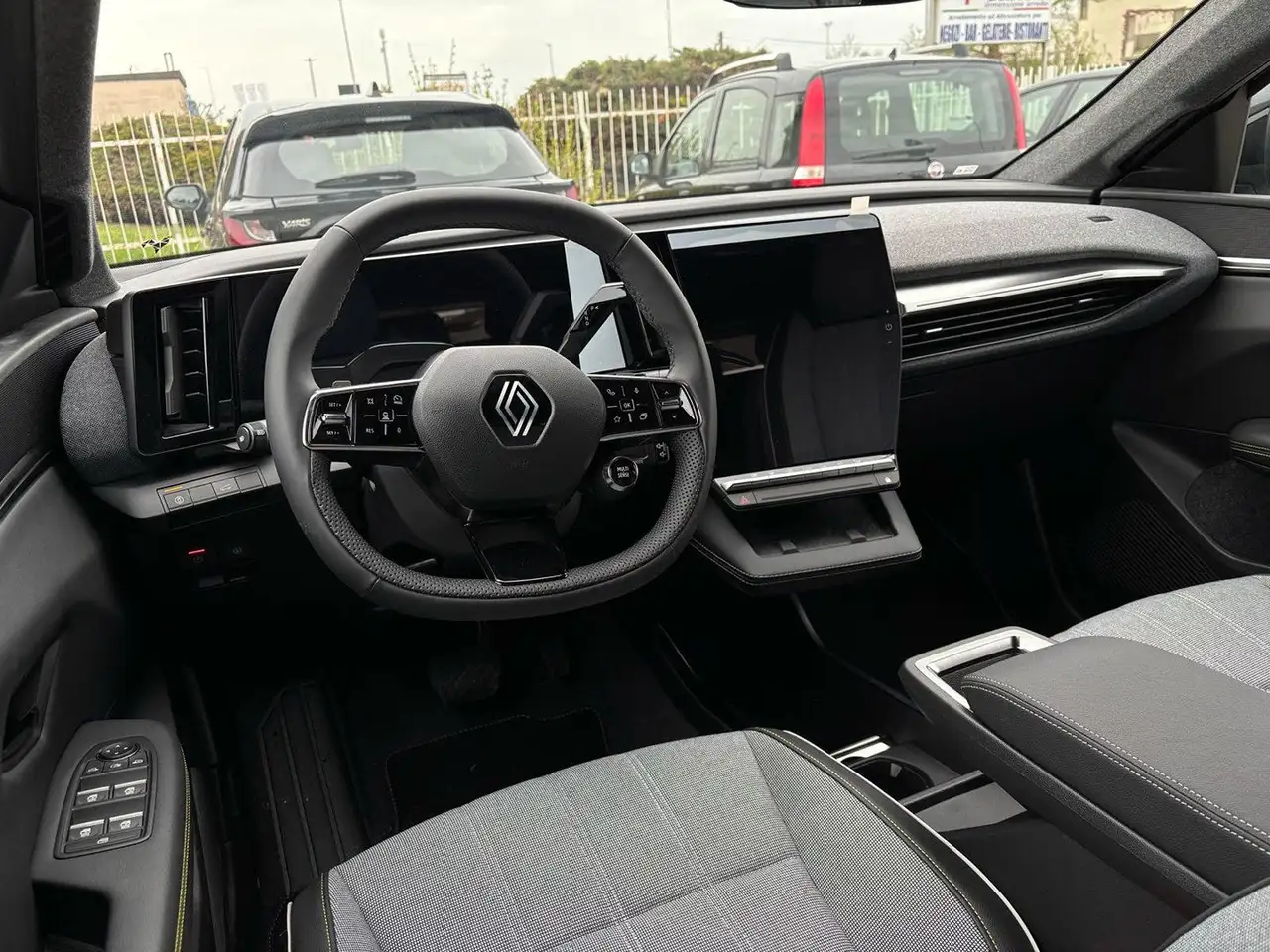 Renault Scenic E-TECH ELECTRIC techno 170 cv comfort range 11