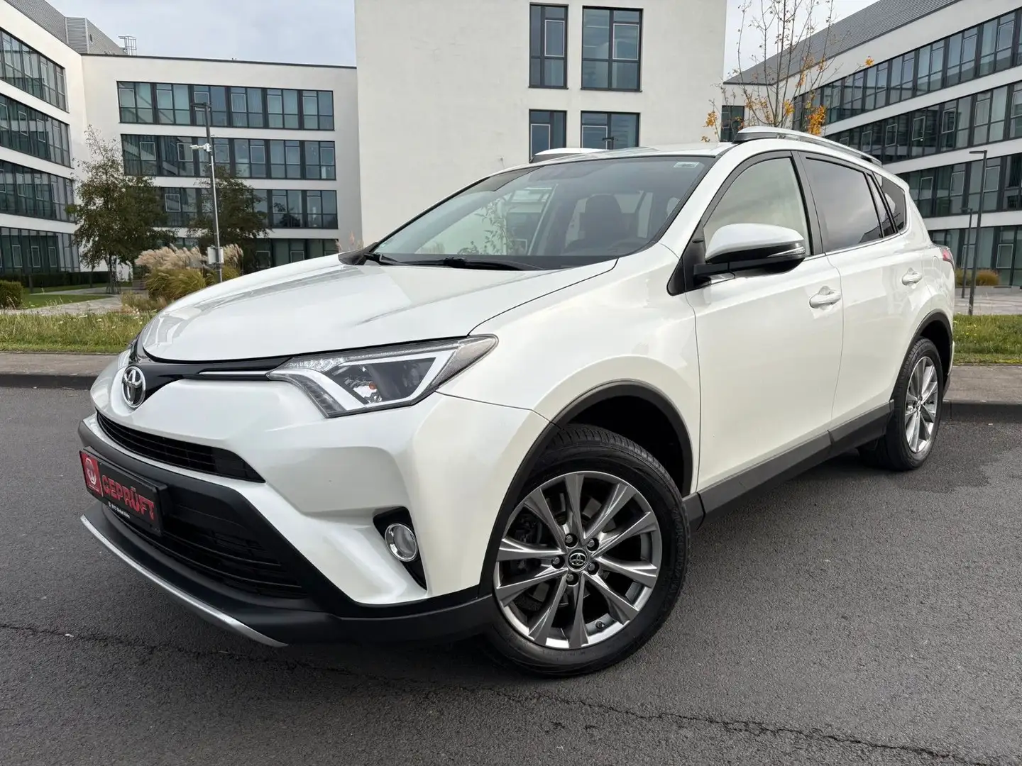 Toyota RAV 4 RAV4 Edition TOPZUSTAND Blanc - 1