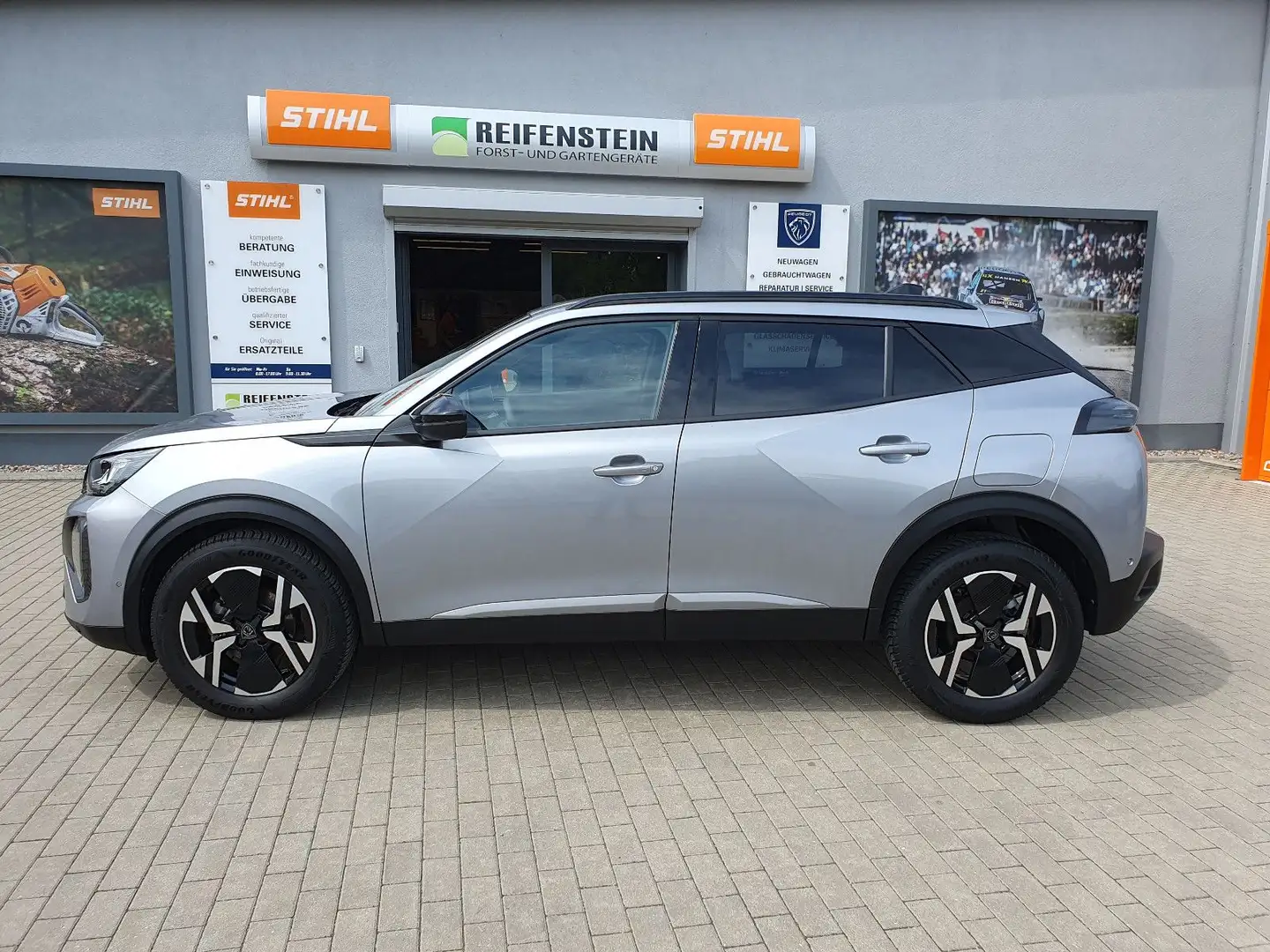 Peugeot 2008 Allure 100 SHZ NAVI 360°KAMERA SOS KEYLESS Gris - 2