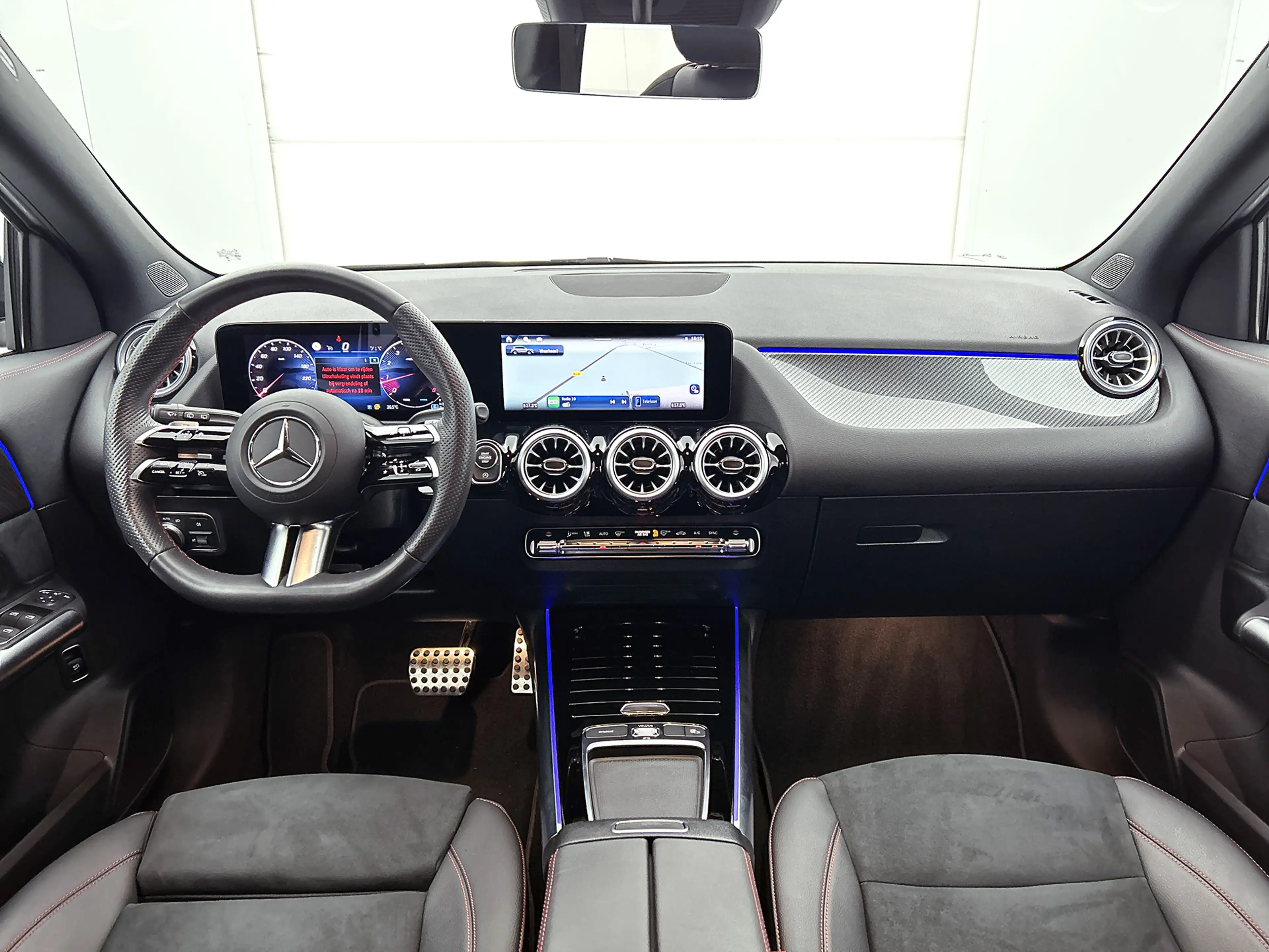 Mercedes-Benz GLA 180 AMG Line | Night pakket | Alarm klasse 3 | Trekhaa — photo 4