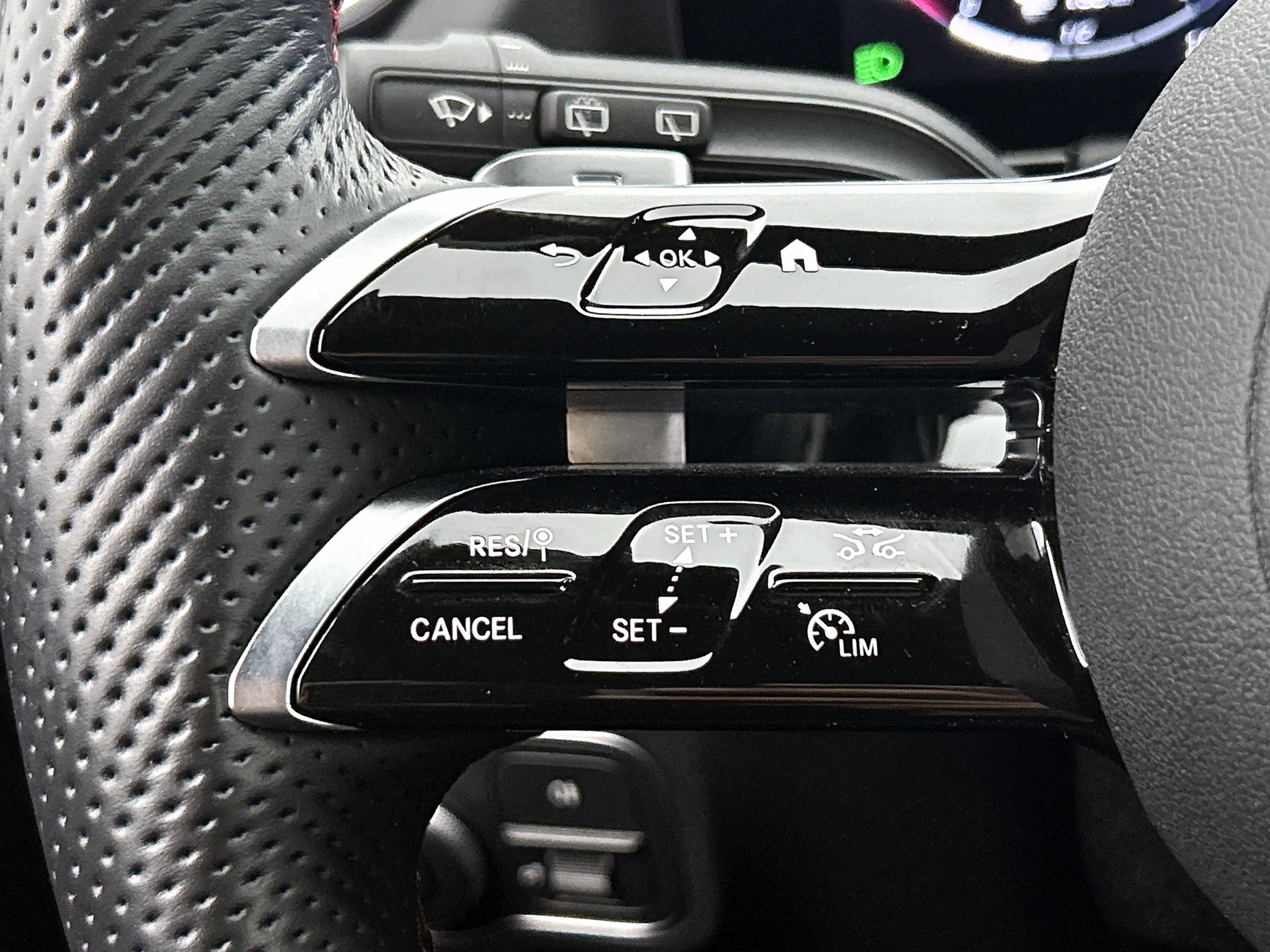 Mercedes-Benz GLA 180 AMG Line | Night pakket | Alarm klasse 3 | Trekhaa — photo 14