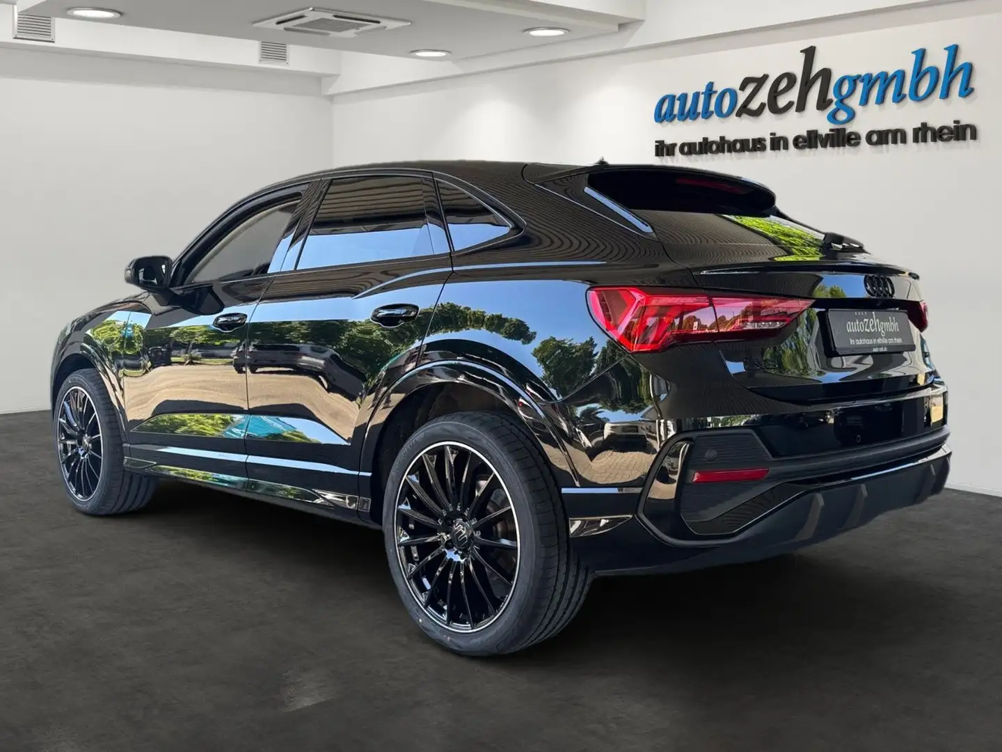 Audi Q3 Sportb. 35 TFSI S line+LED+Kamera+Navi+SH+20" Zwart - 2