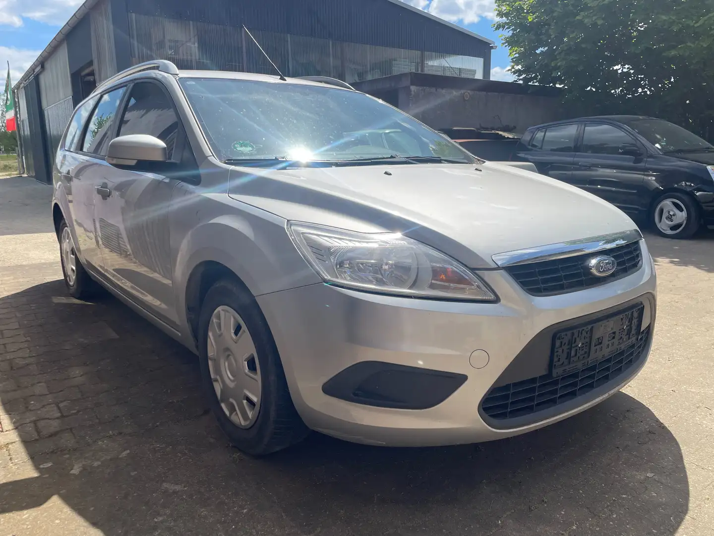 Ford Focus 1.6 Kombi TÜV NEU 06/2027+Klima Silber - 2