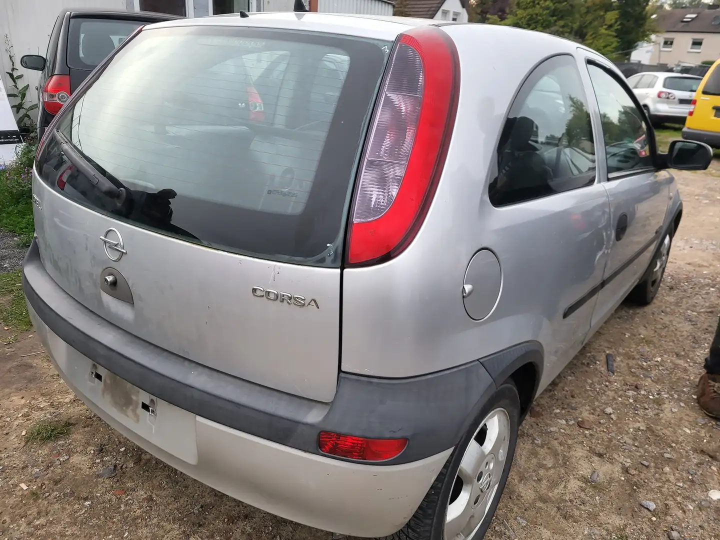 Opel Corsa 1.0 12V Plateado - 2