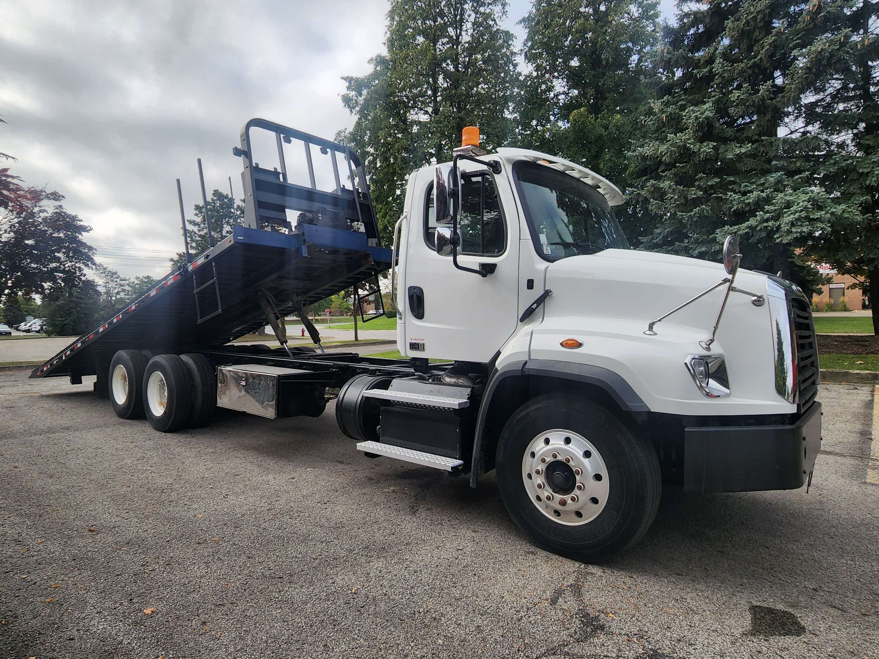 2017 Freightliner 114SD