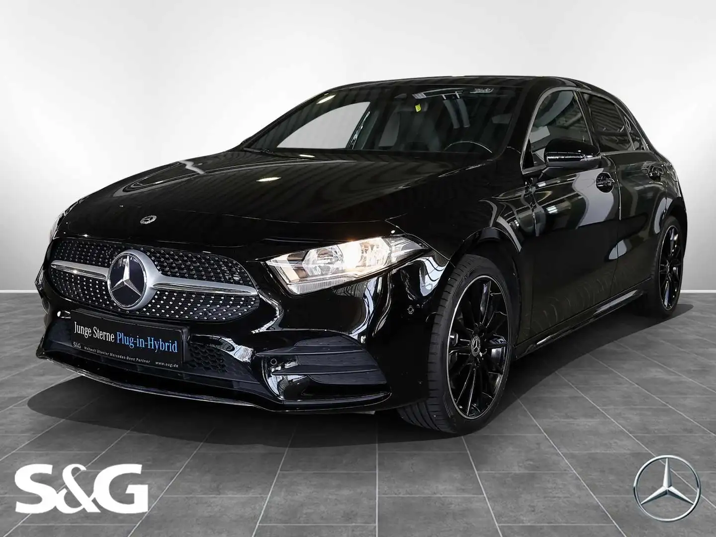 Mercedes-Benz A 250 e AMG AHK+KAMERA+PANO+CARPLAY+MBUX+LED+19" Noir - 1