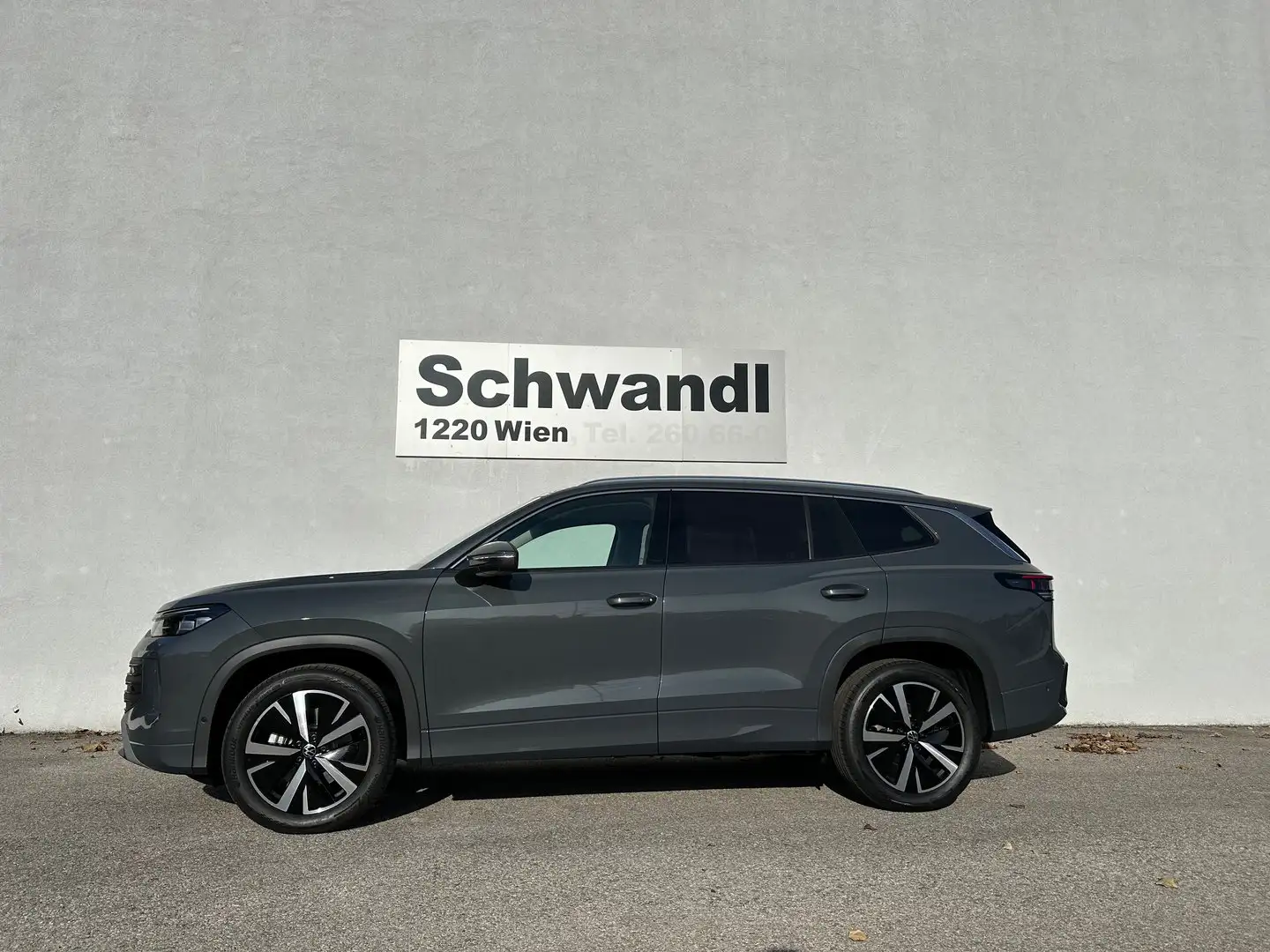 Volkswagen Tayron Friends eTSI DSG Grau - 1