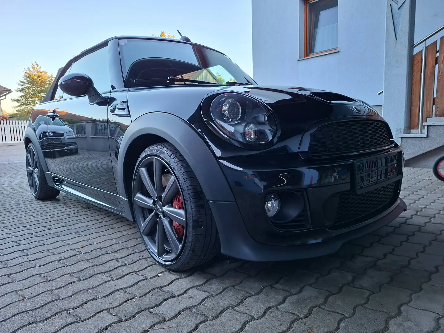 MINI John Cooper Works Cabrio MINI JCW COOPER S Cabrio 1,6 Austrian Chili Austrian Chili Schwarz - 1