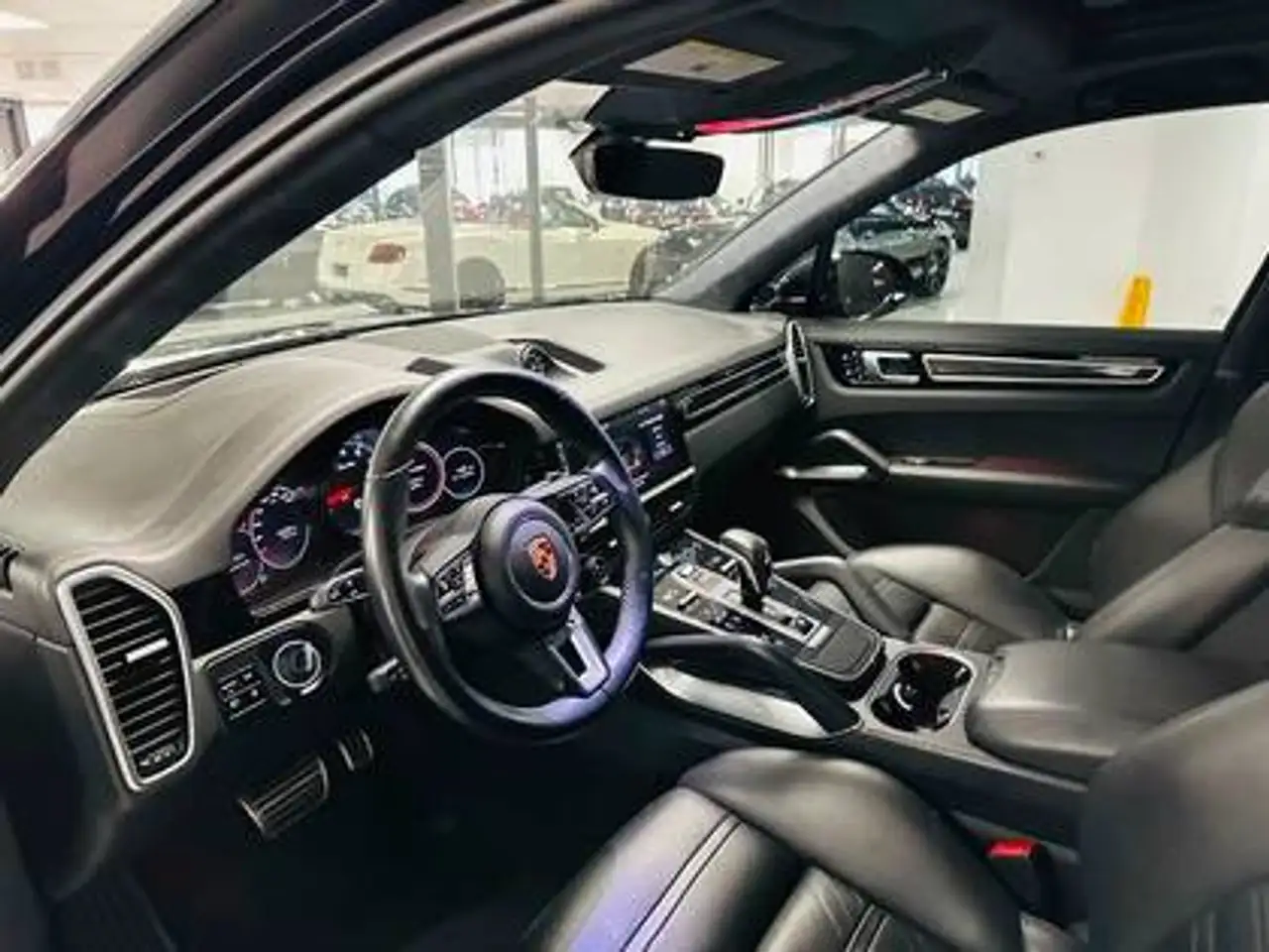 Porsche Cayenne снимка Porsche Cayenne