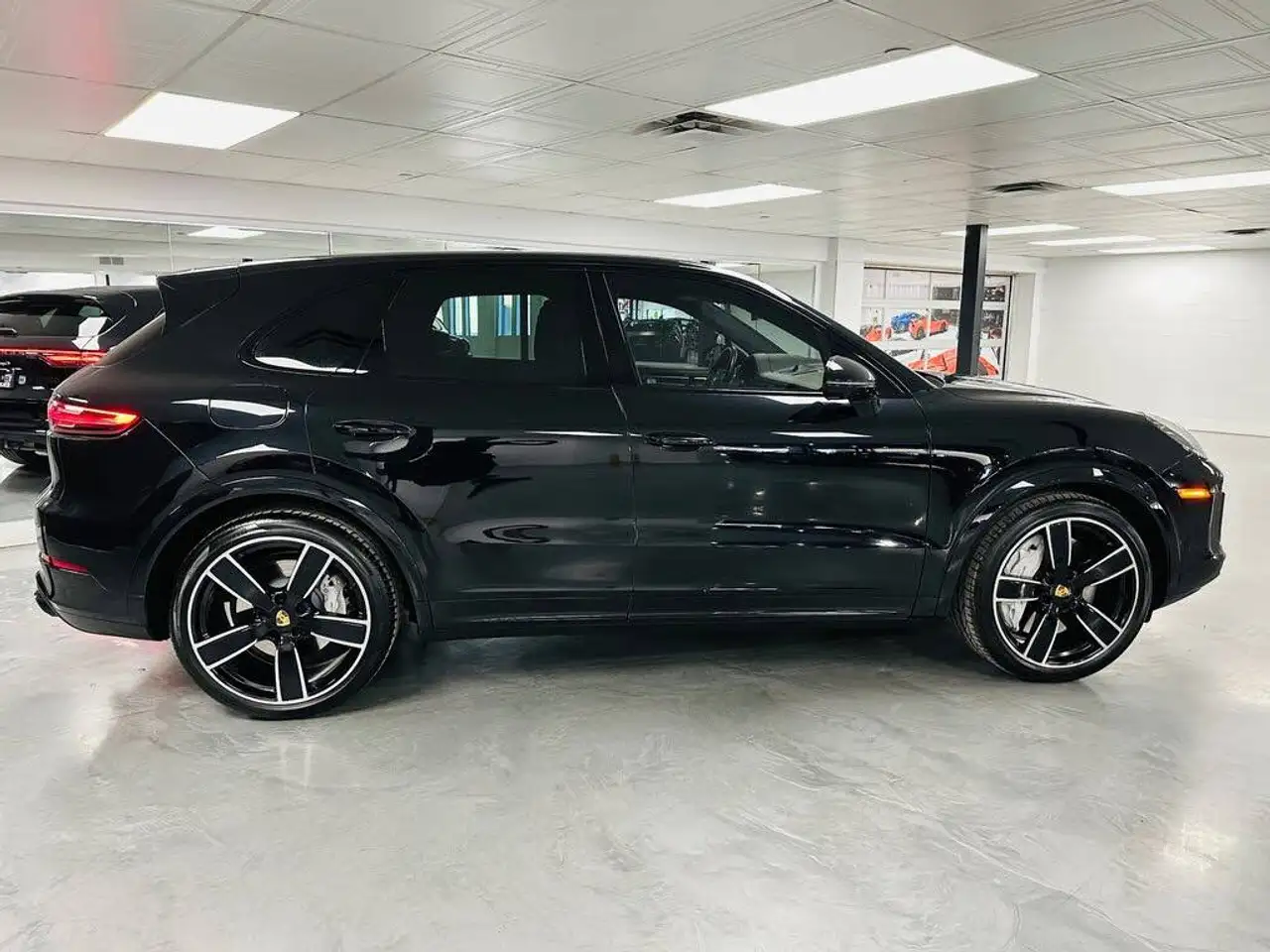 Porsche Cayenne снимка Porsche Cayenne