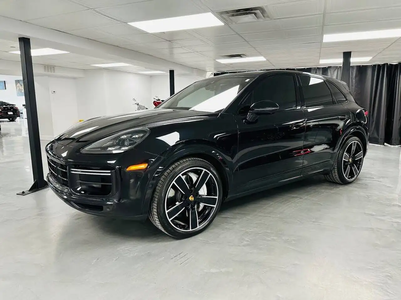 Porsche Cayenne снимка Porsche Cayenne