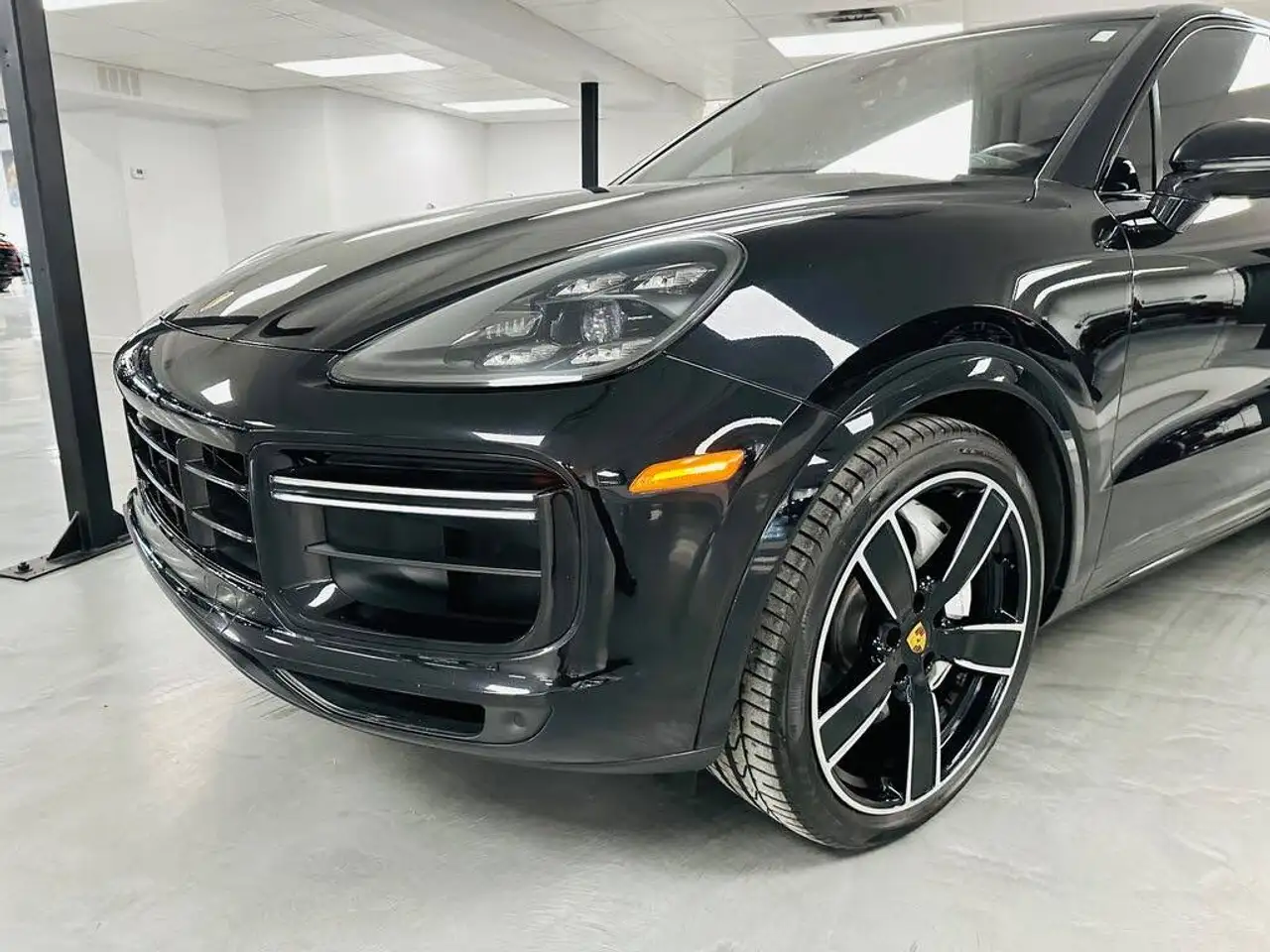 Porsche Cayenne снимка Porsche Cayenne