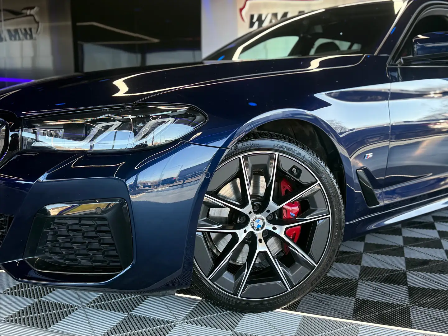 BMW 520 Touring dXA// PACK M //HARMAN KARDON//GROS FREINS Bleu - 2
