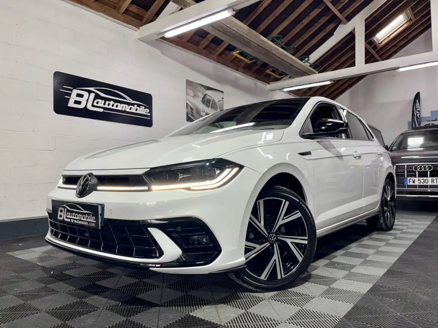 Volkswagen Polo 1.0 TSI 95CH R-LINE 1ère main Weiß - 1