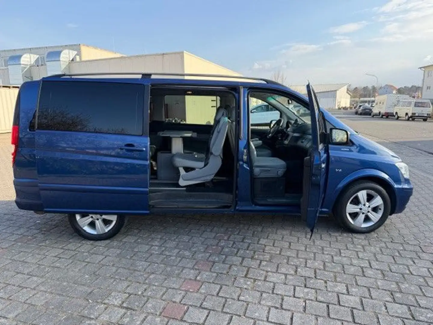 Mercedes-Benz Viano 3.0 CDI TREND EDITION! LANG! 7SITZE! TOP! Blau - 2