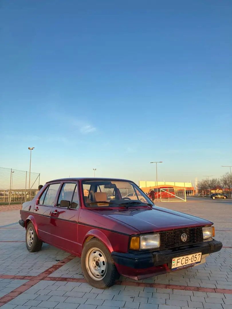 Volkswagen Jetta - 1