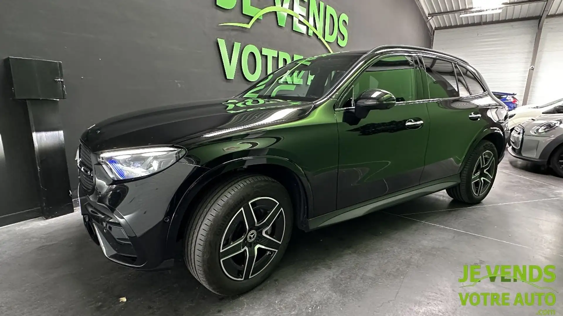 Mercedes-Benz GLC 300 (X254) SUV 300 e 2.0 i 16V 313 EQ Power 4MATIC 9G-TRONIC 204 cv Boîte auto Schwarz - 1