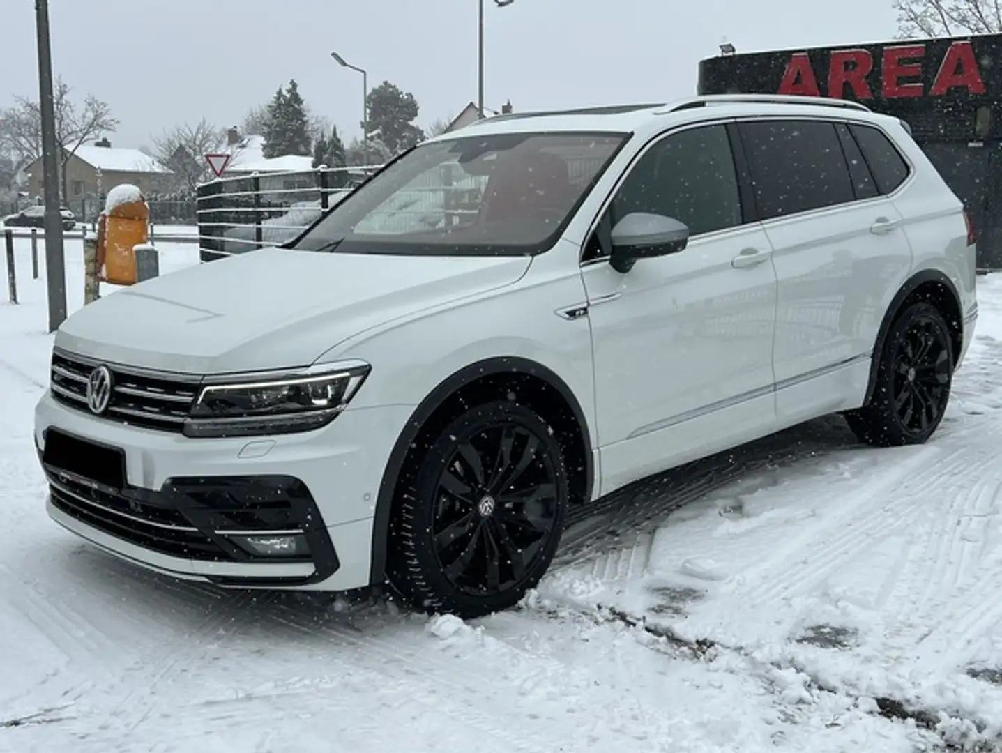 Volkswagen Tiguan Allspace R-LINE*PANO*7-SITZ*TV*LED*VIRT* Blanc - 1