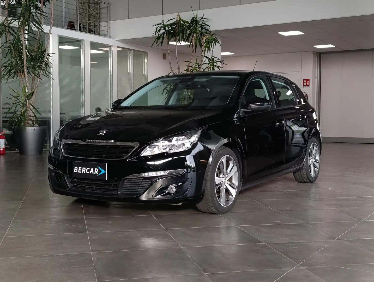 Peugeot 308 308 BlueHDi 120 S&S Active Schwarz - 1