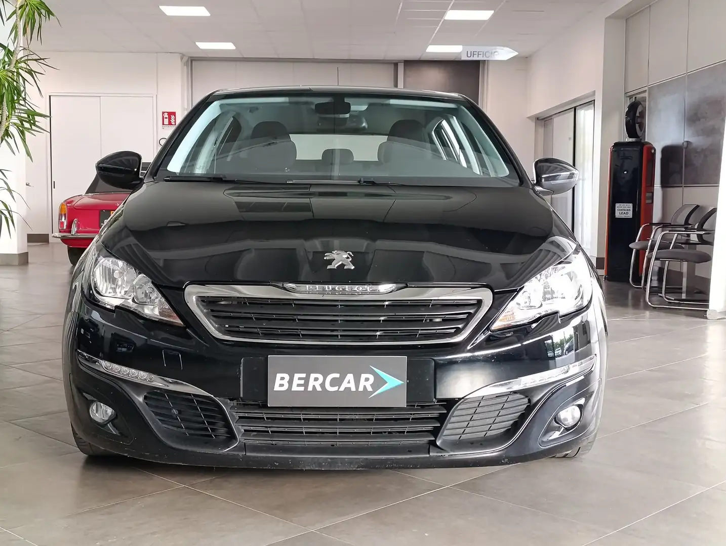 Peugeot 308 308 BlueHDi 120 S&S Active Schwarz - 2
