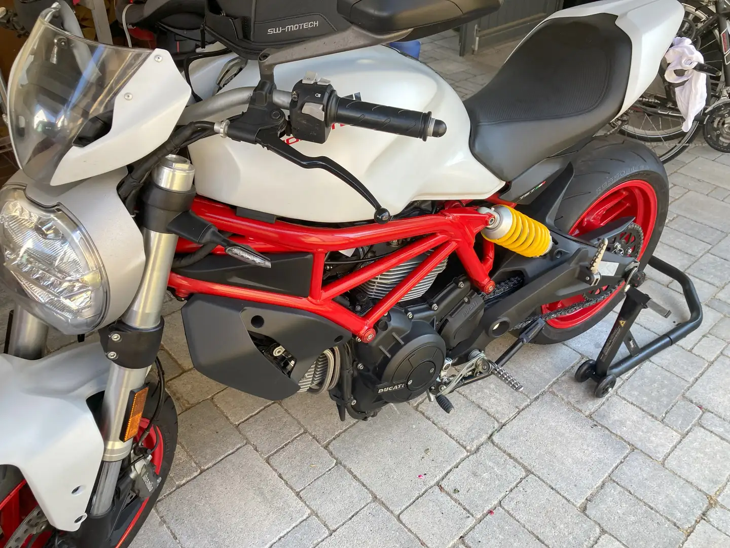 Ducati Monster 797 Blanco - 2