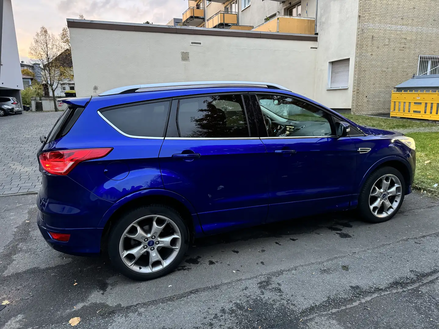 Ford Kuga Titanium 4x4 Diesel Automatik 180PS - 1