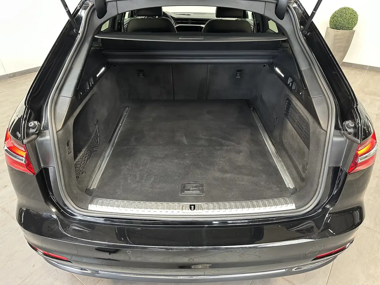 Audi A6 Avant 40 TDI Sport NAV+LED+AHK+KAM+VCOCK+DSP 6