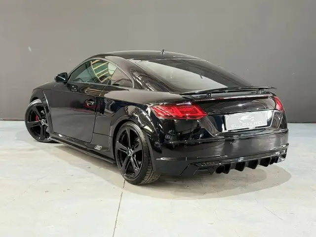 Audi TT view 4